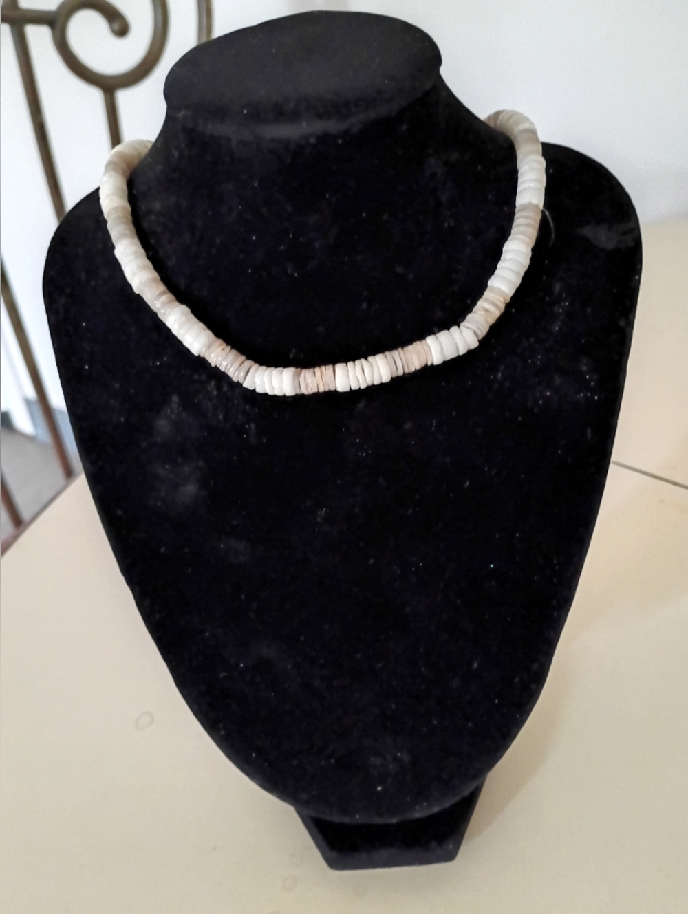 Vintage Y2K Puka Shell Necklace Choker